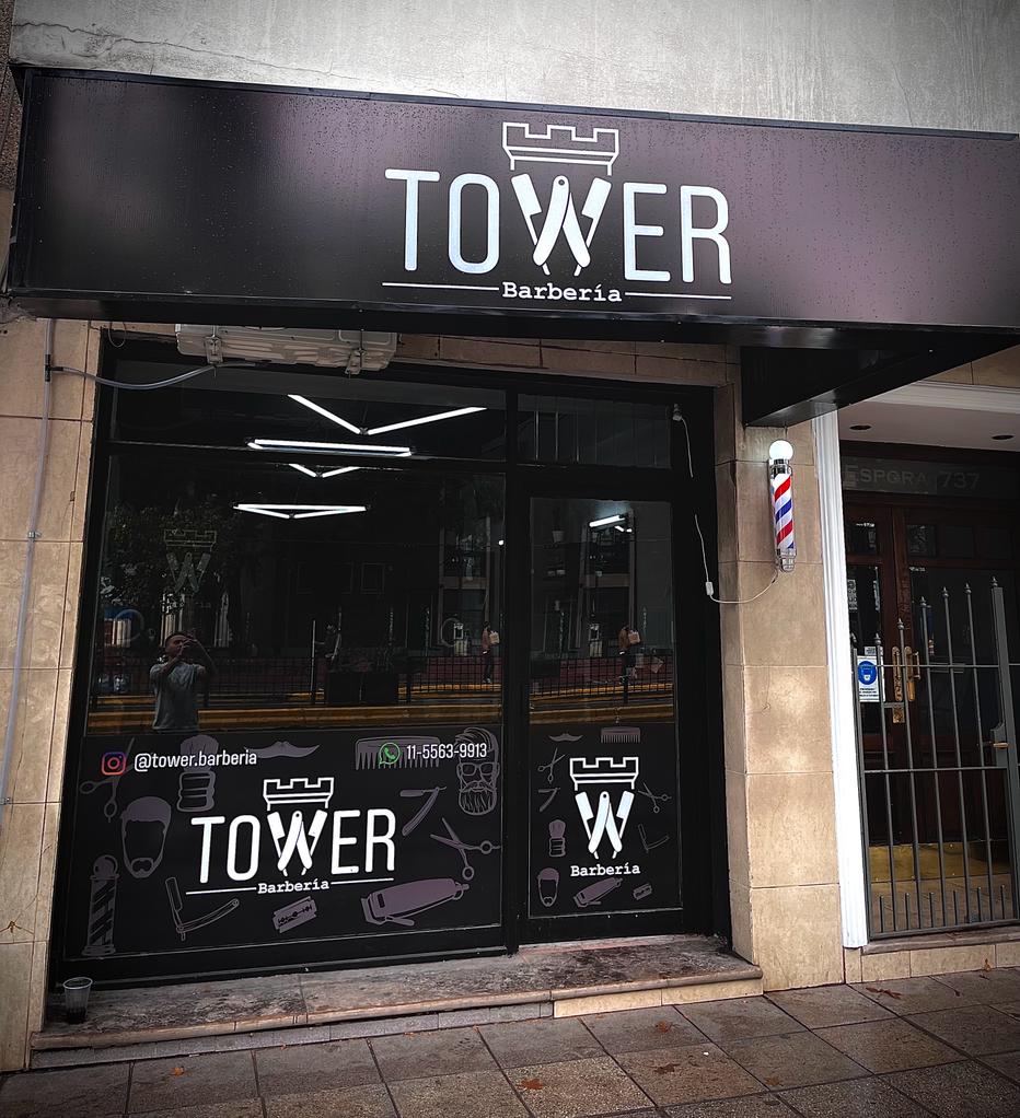 Fachada de Tower Barbería en Av. Tomás Espora